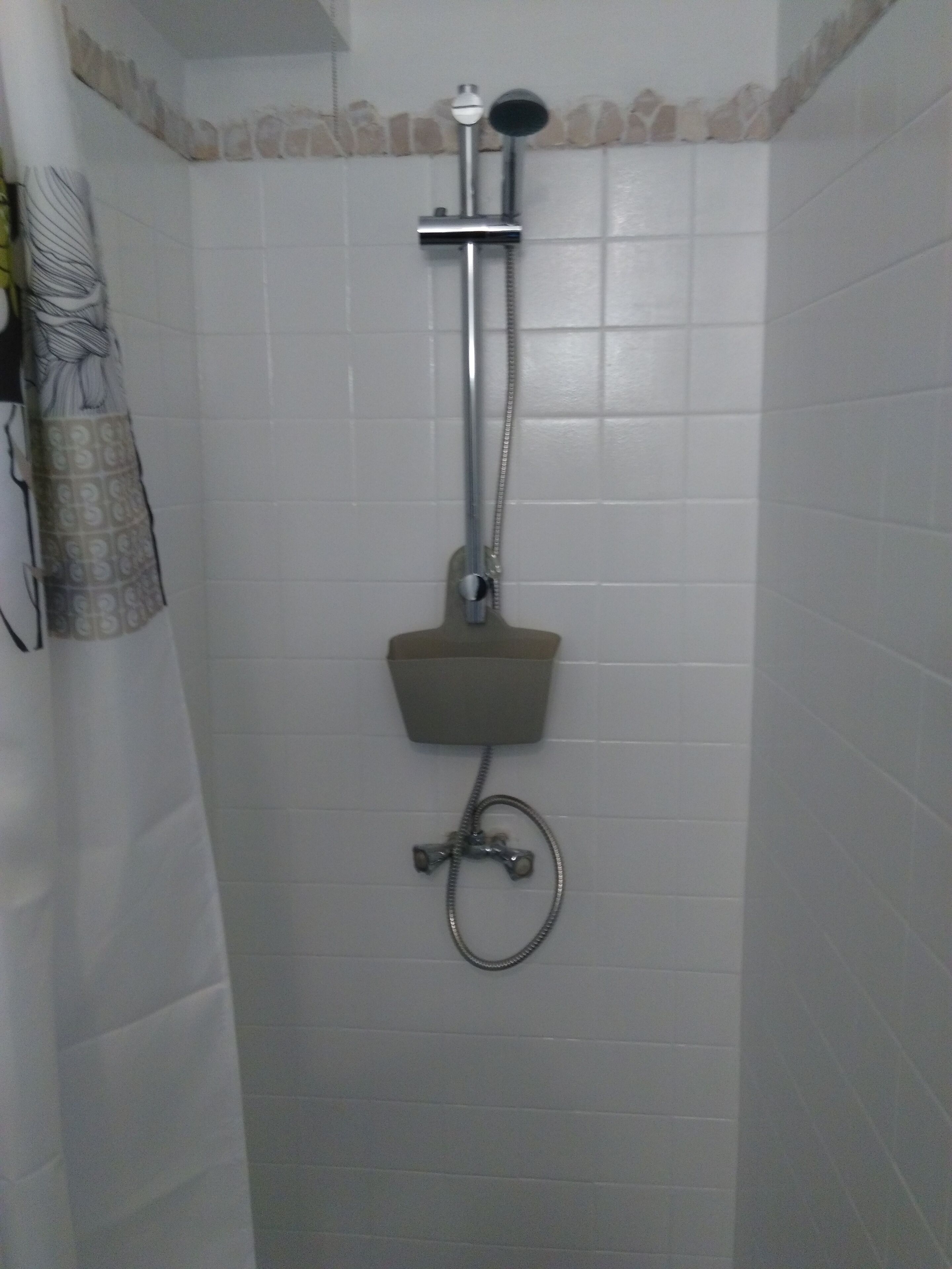 House in Saint-Maurin village of charm and character.