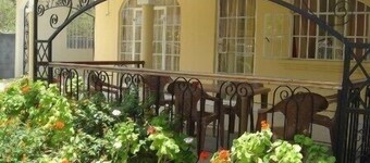 Luxury villa with garden.