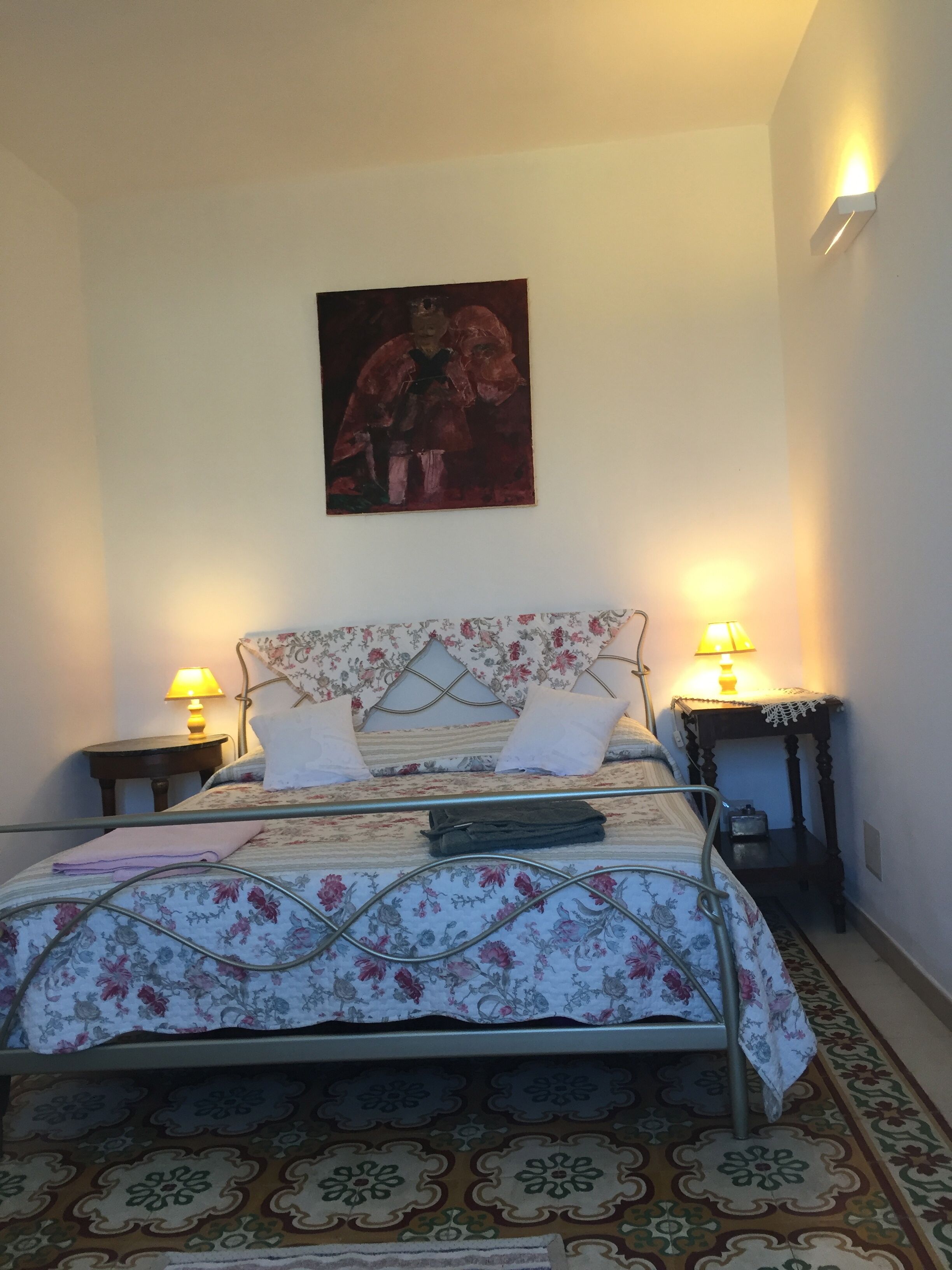 one of the 4 double bedrooms 