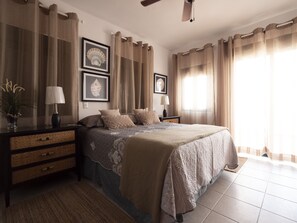 1 bedroom, free internet, bed sheets