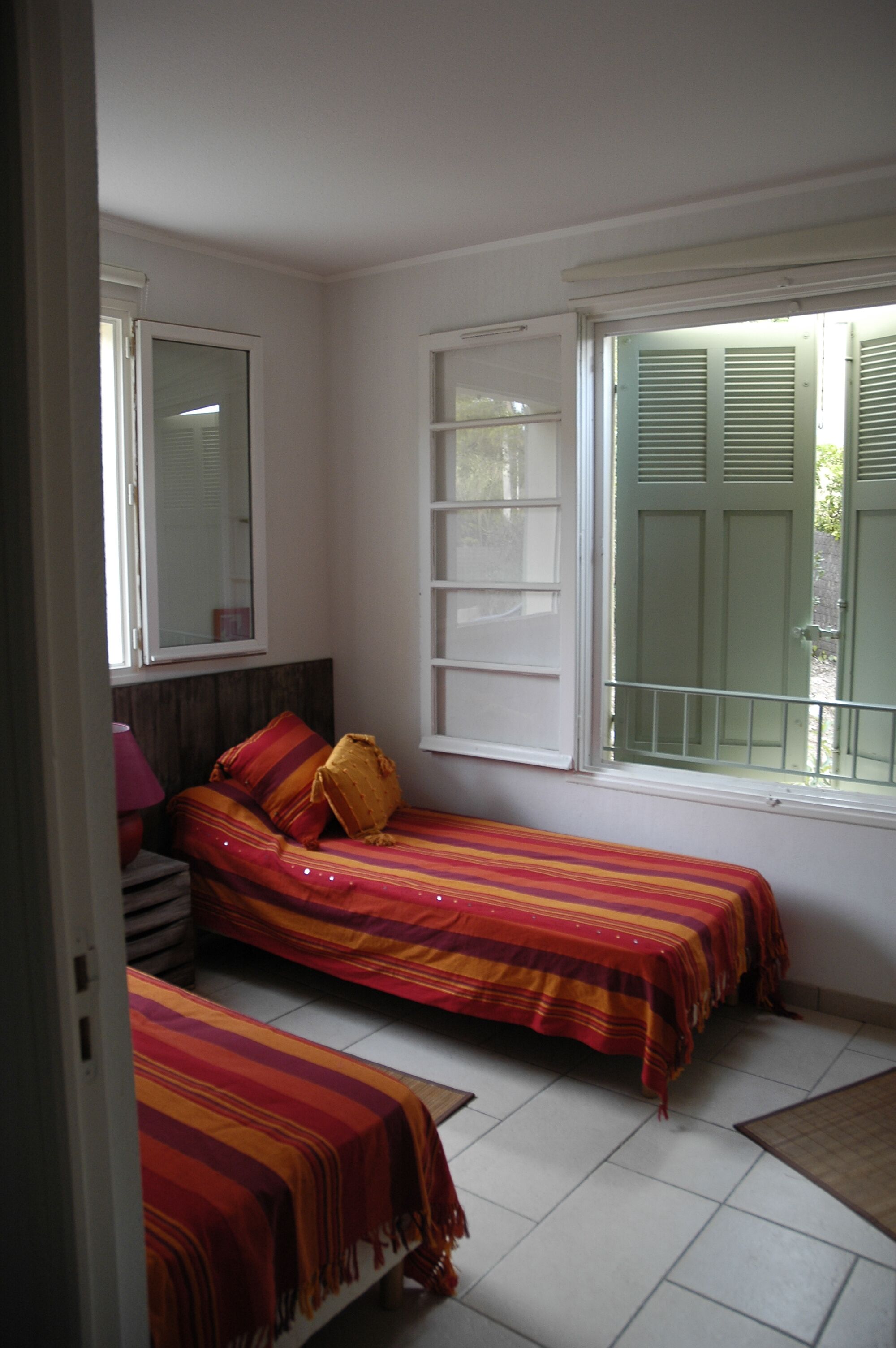 Big Villa  with garden- Quiet - Close to the sea- Motor boat in option