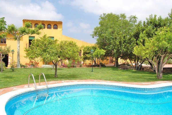 Masia Gaudí is a 450m2 large holiday home with room for 16 (+2) guests