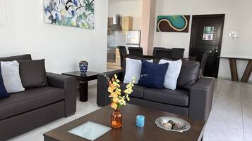 TV connectée, livres, chaßne hi-fi