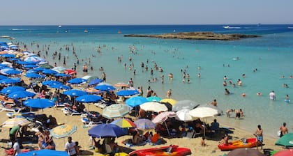 Stunning 3 Bed Villa-Private Pool, WIFI, mins to the beach & amenities