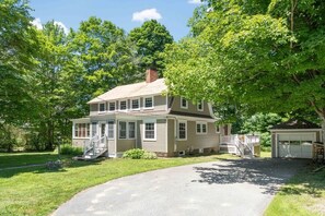 Exterior - Country House on Lake Christopher 14 Miles to Sunday River & 5 Miles to Mt Abram (Woodstock)