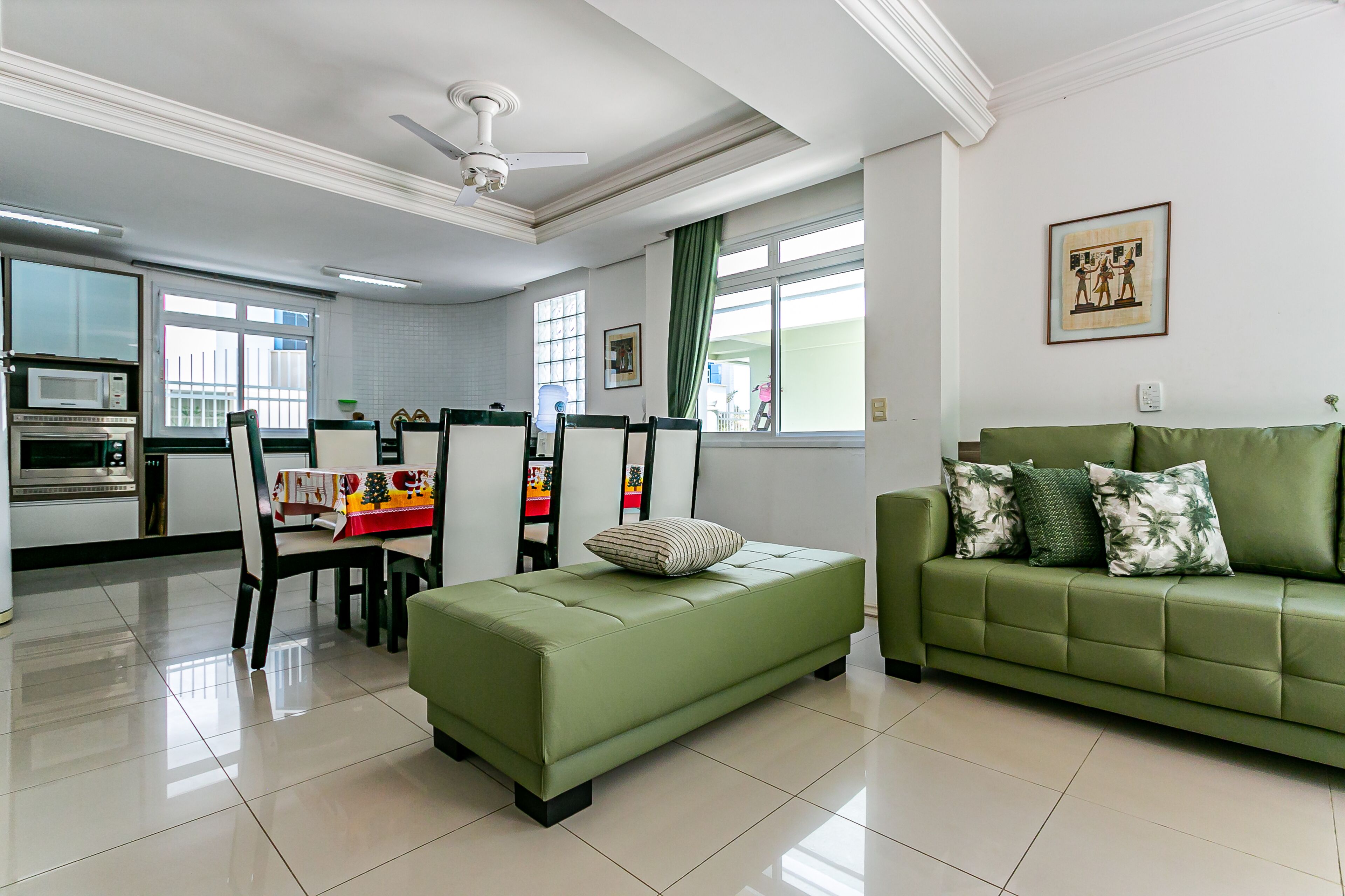 House well furnished, everything new, pool, barbecue.