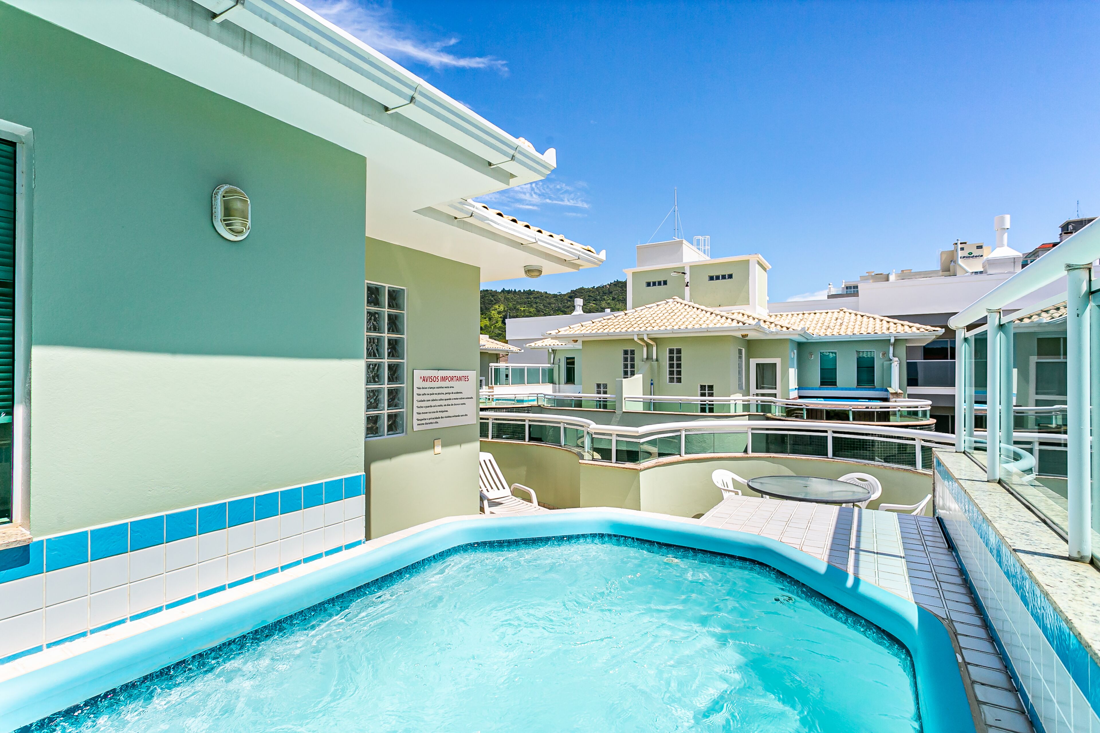 House well furnished, everything new, pool, barbecue.