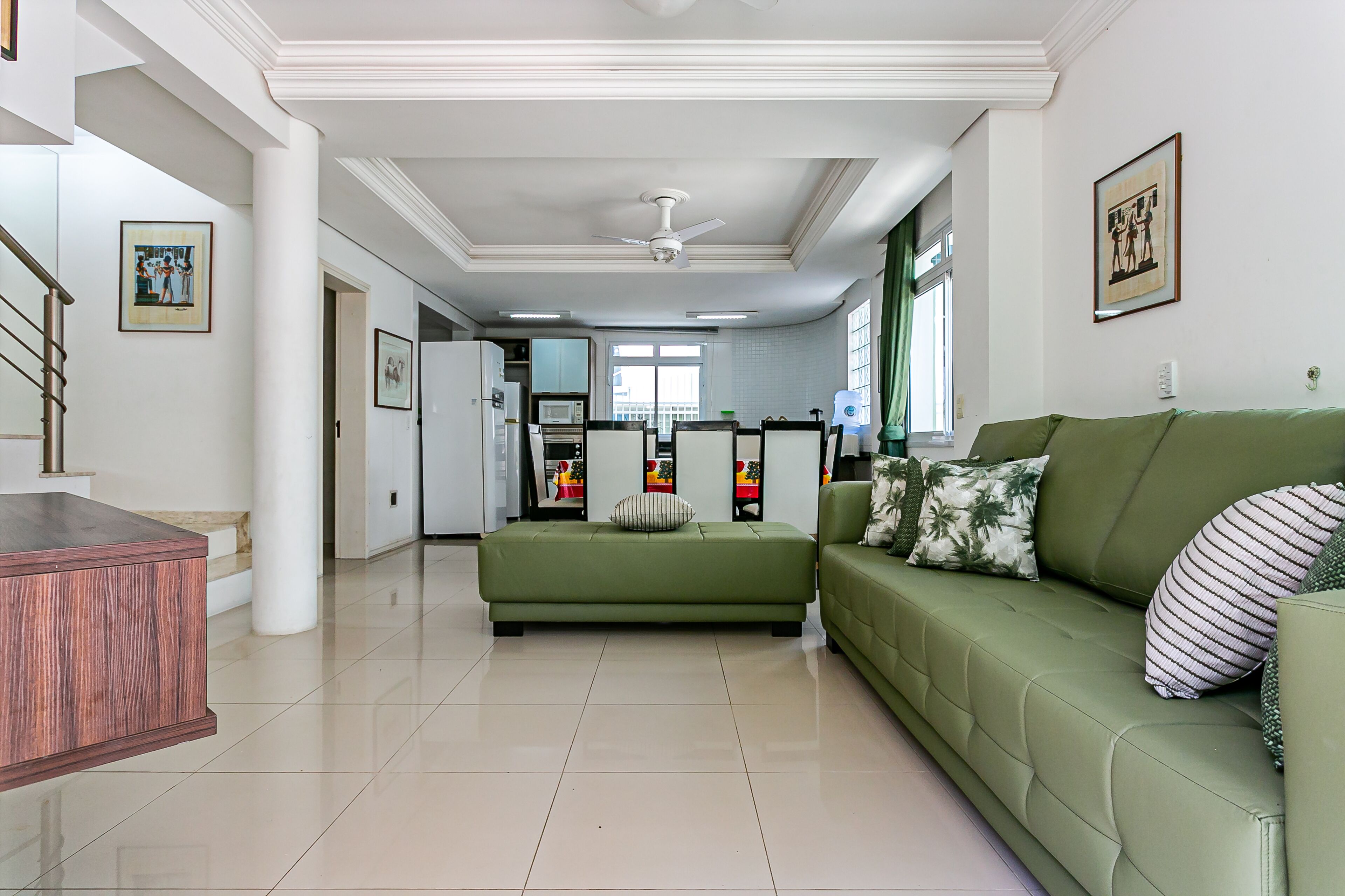 House well furnished, everything new, pool, barbecue.