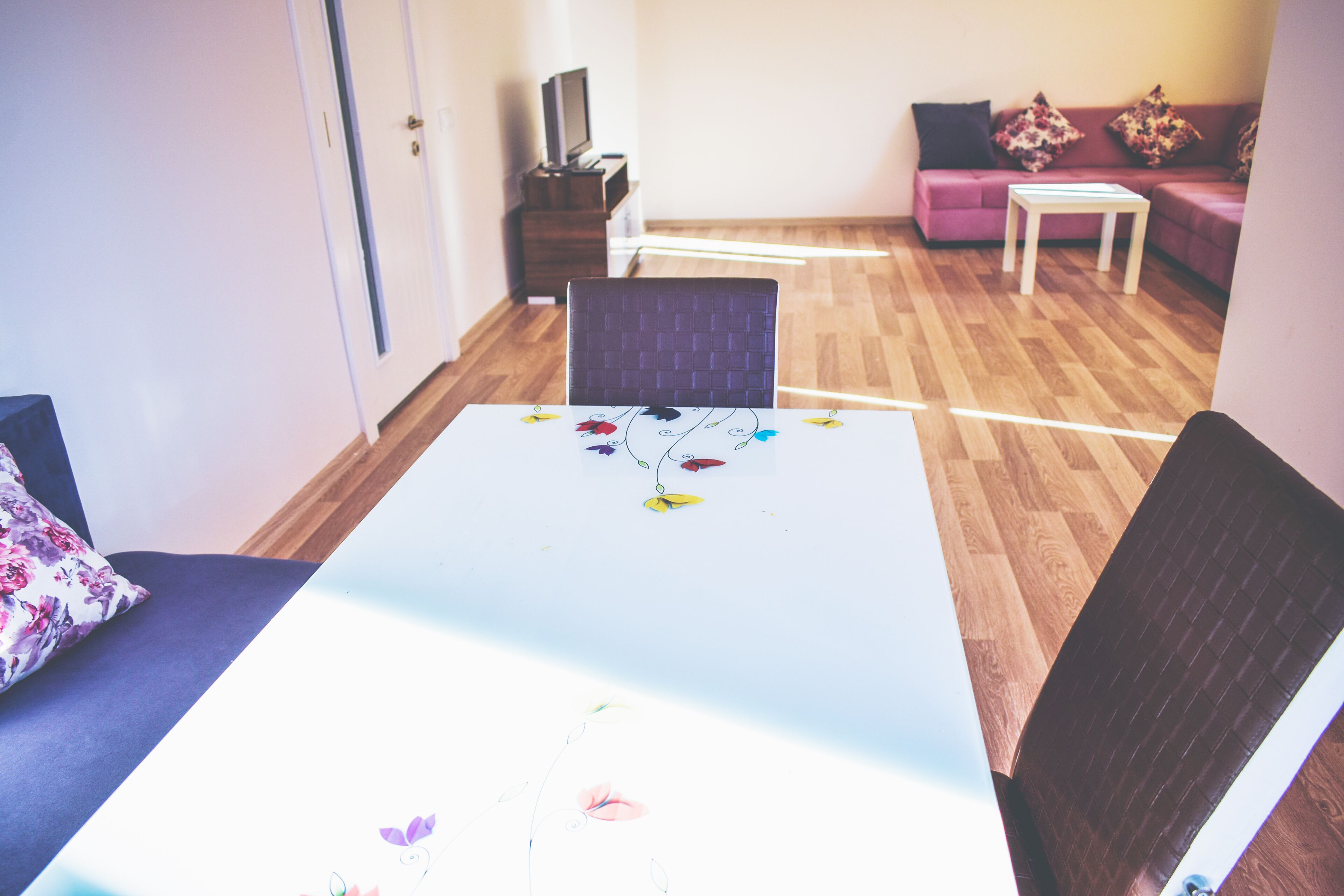 Separate kitchen, 2 Bedroom, 140 mt2. Mountain view.