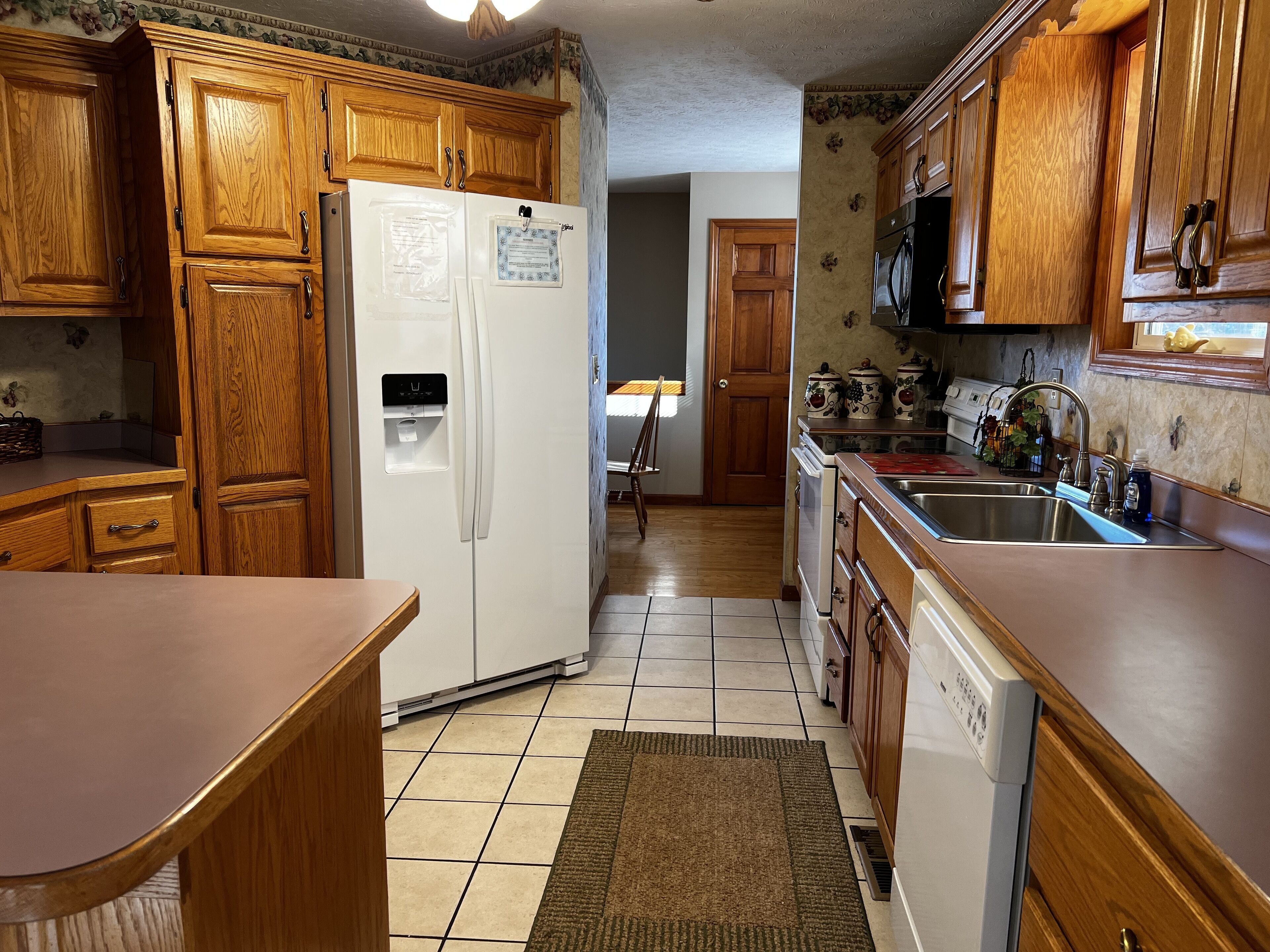 Beautiful, Spacious Home in Wooded Resort Area