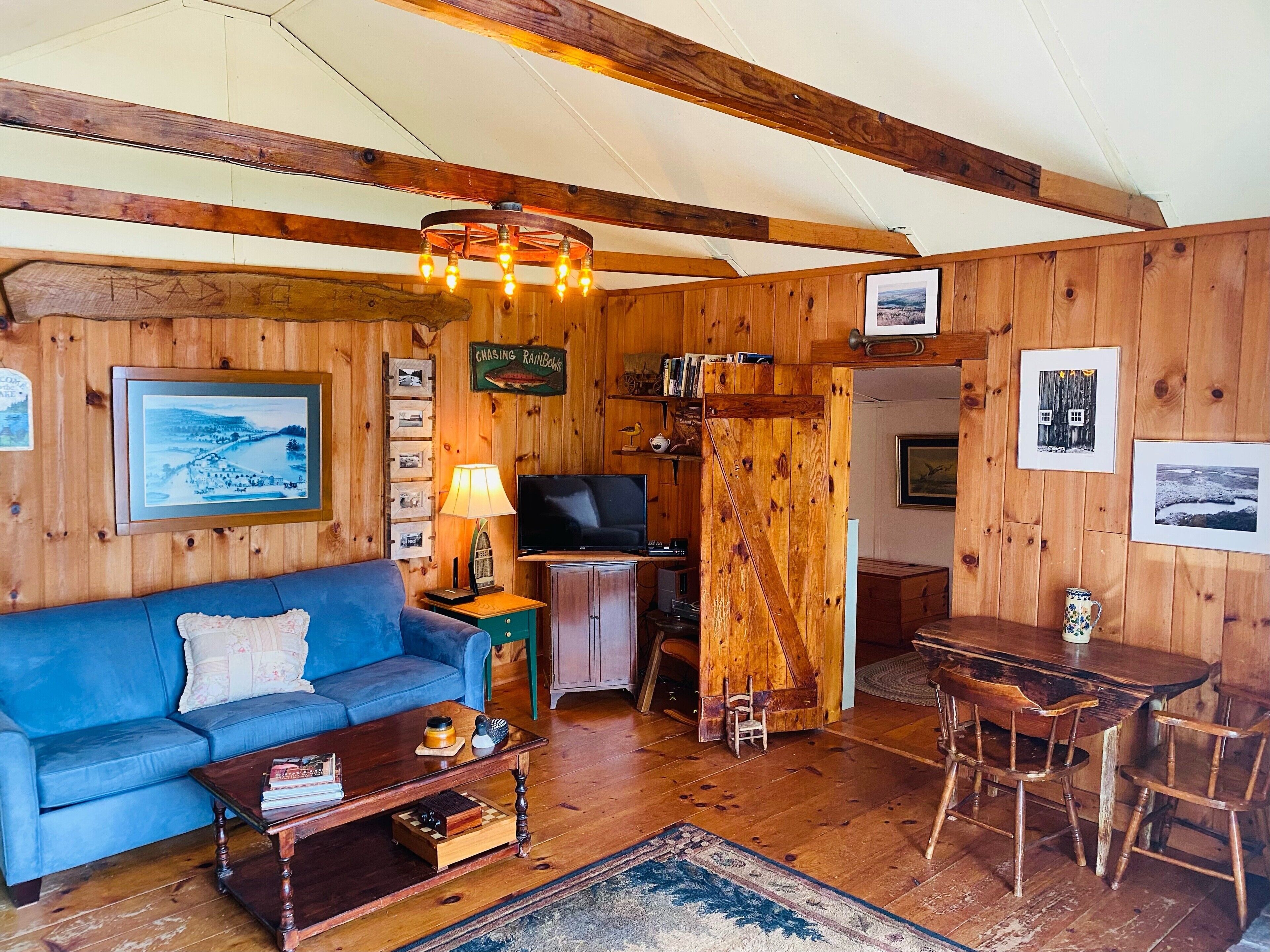 Special Rates! Lakefront Cottage in a Quiet, Beautiful Location