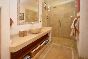 Shower, hair dryer, towels, soap - Luxury Condo with Stunning Views and Sunsets (Zihuatanejo)
