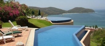 Luxury Condo with Stunning Views and Sunsets