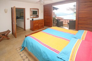 2 chambres, coffres-forts dans les chambres, bureau