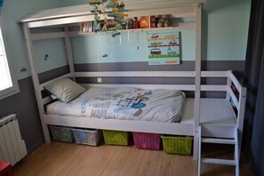 5 sovrum, strykjärn/strykbräda, internet och sängkläder