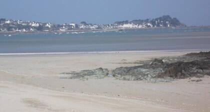 Casa entierrement renovado, cerca de la playa, mascota.