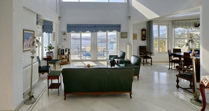 Villa Stella, swimming pool, by the beach, close to Athens