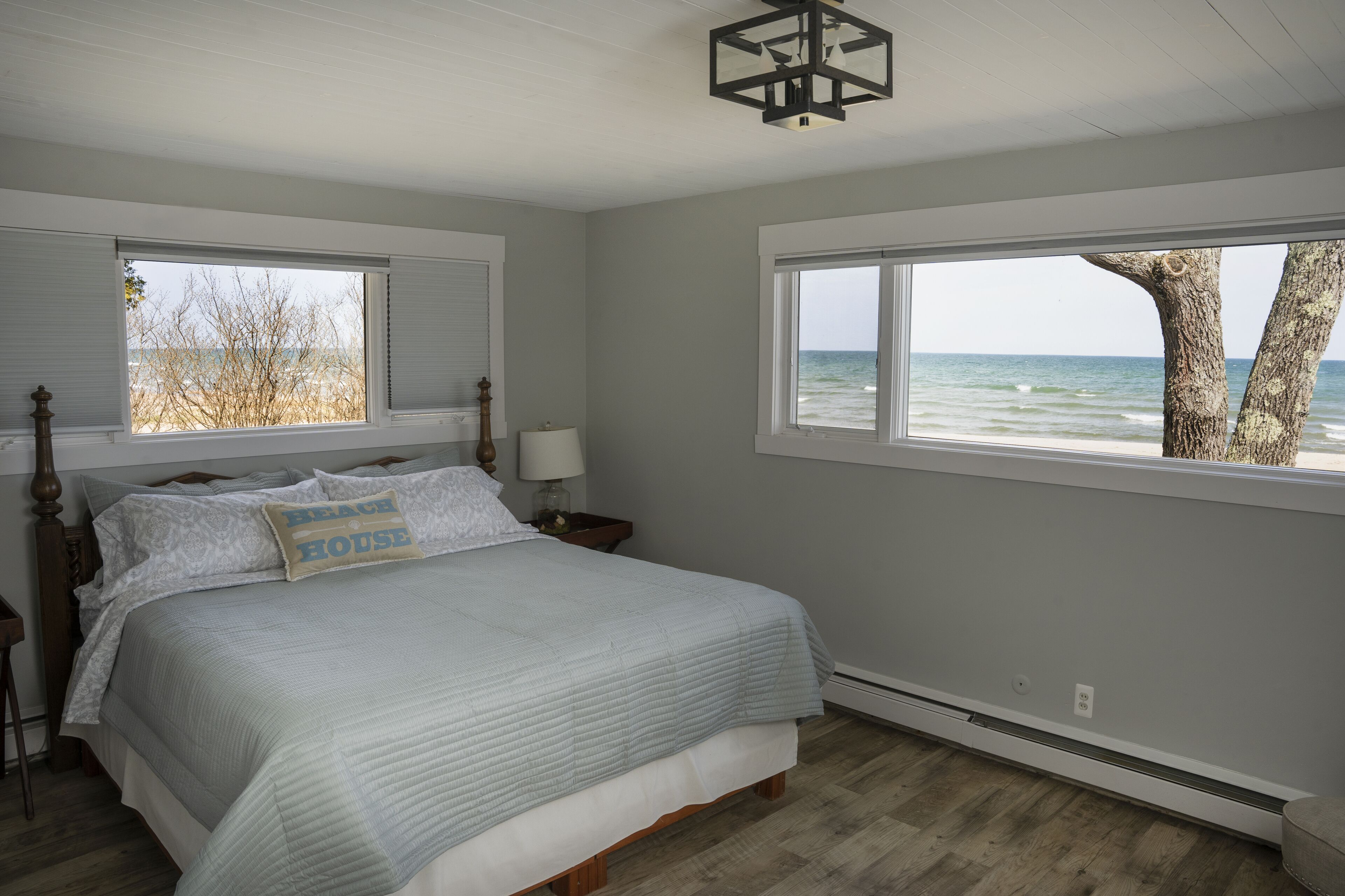 Beautiful Luxury Beachfront Home on Lake Huron - Spectacular Views/ Sugar Sand 