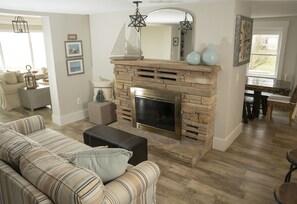 Smart-TV, Kamin, DVD-Player