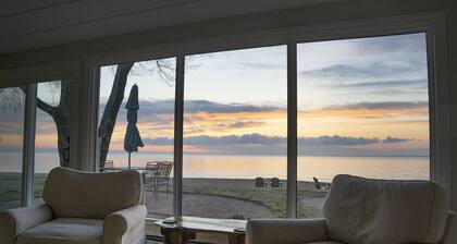 Beautiful Luxury Beachfront Home on Lake Huron - Spectacular Views/ Sugar Sand