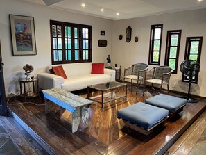 TV, DVD player, table tennis