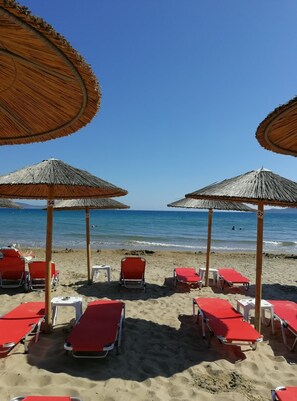 Beach nearby, sun-loungers, beach towels