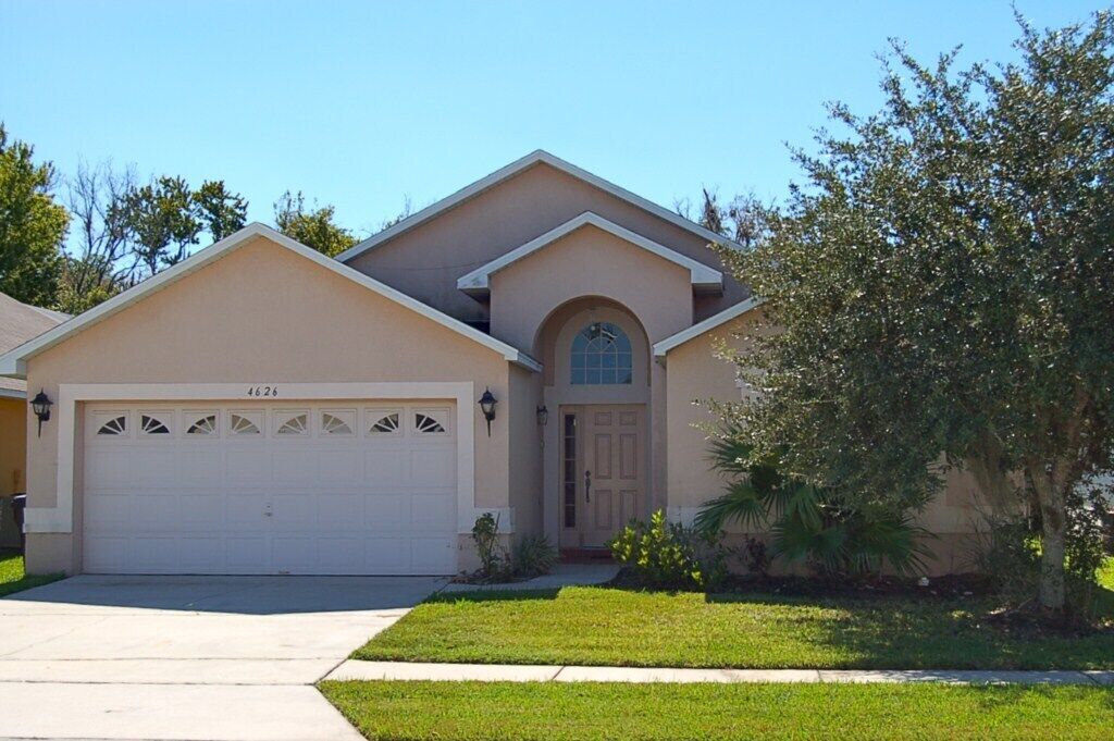 4 Bed Vacation Home With Conservation View In Kissimmee Florida
