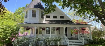 Charming Waterview Victorian w/Cottages near beach, harbor & town
