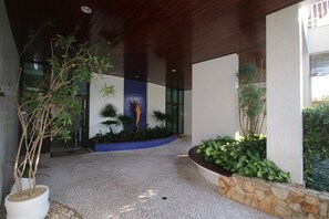 Exterior detail - Beautiful 3-Bedroom Apartment (1 suite) - Module 6 - Riviera de São Lourenço - 200m from the Beach (Bertioga)