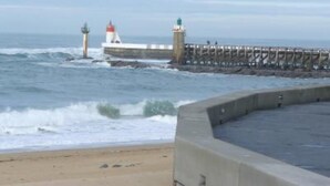 A coastal scene with a lighthouse and pier. - Apartment/ flat - Capbreton (Capbreton)