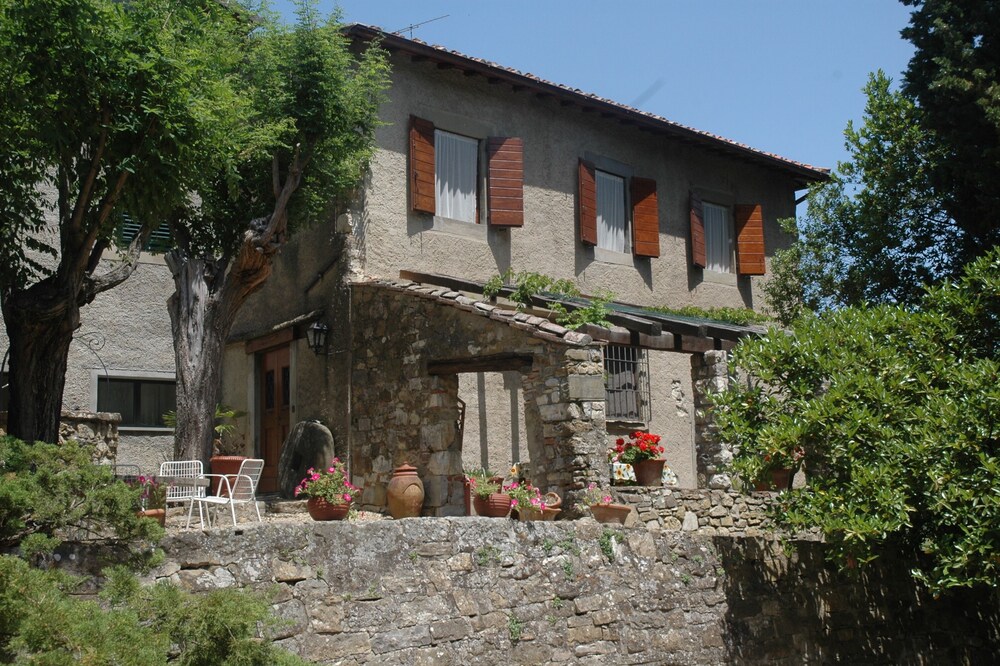Ancient country house recently restored - beautiful private garden - panoramic