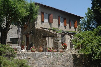 Ancient country house recently restored - beautiful private garden - panoramic