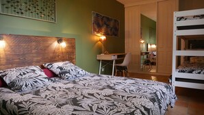 A bedroom with a bed, a desk, and a bunk bed. - Lots of charm for this house 3 ears, brand new, with its unparalleled panoramic view (Courrensan)