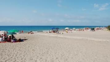 In StrandnĂ€he, LiegestĂŒhle