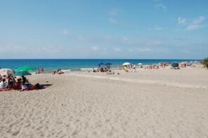 In Strandnähe, Liegestühle