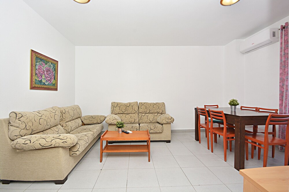 Apartment for 6 people in the center of Alicante fully equipped