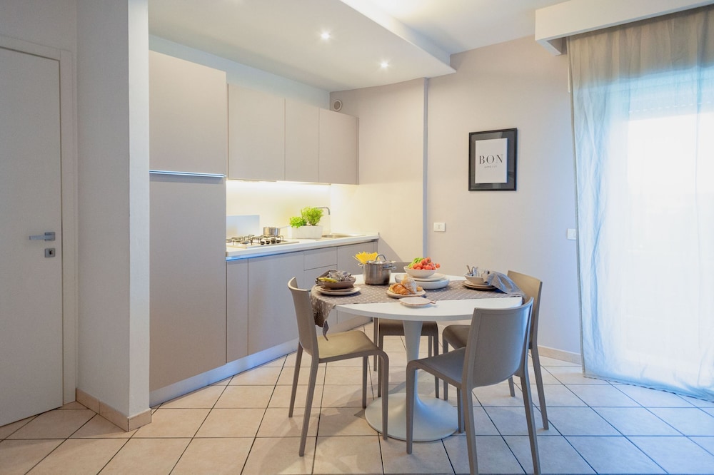 Modern and comfortable flats for long and short stays. Completely furnished with all comfort for a special holiday and wellbeing.