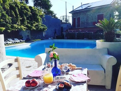 Acqui Terme: House with a garden in Monferrato, immersed in the vineyards 