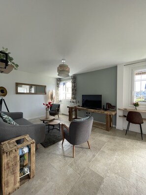 Télévision, chaîne hi-fi