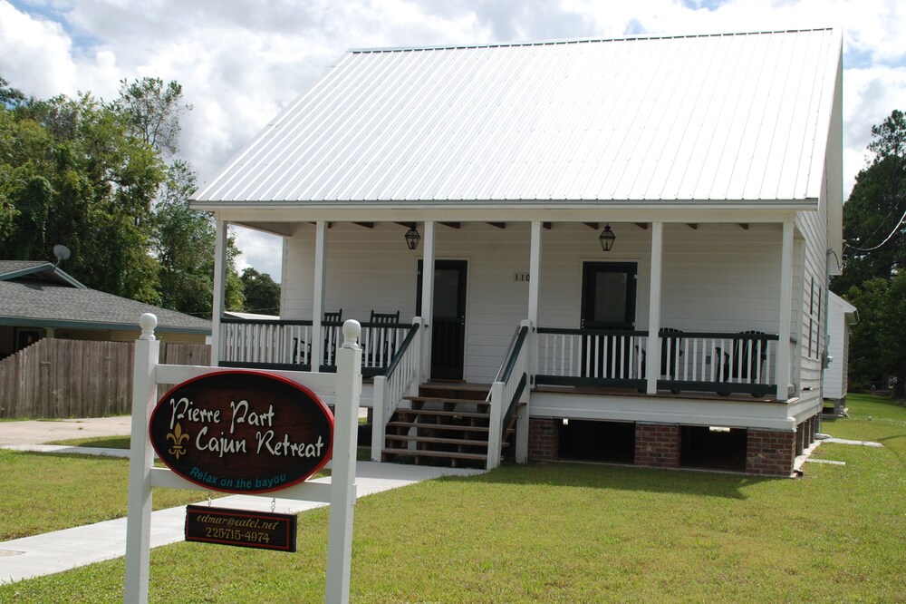 Relax on the Bayou in our 'Big Cajun' Cabin