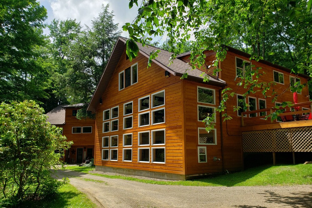 North West Pennsylvania - Family Reunions; Weddings; Hunting