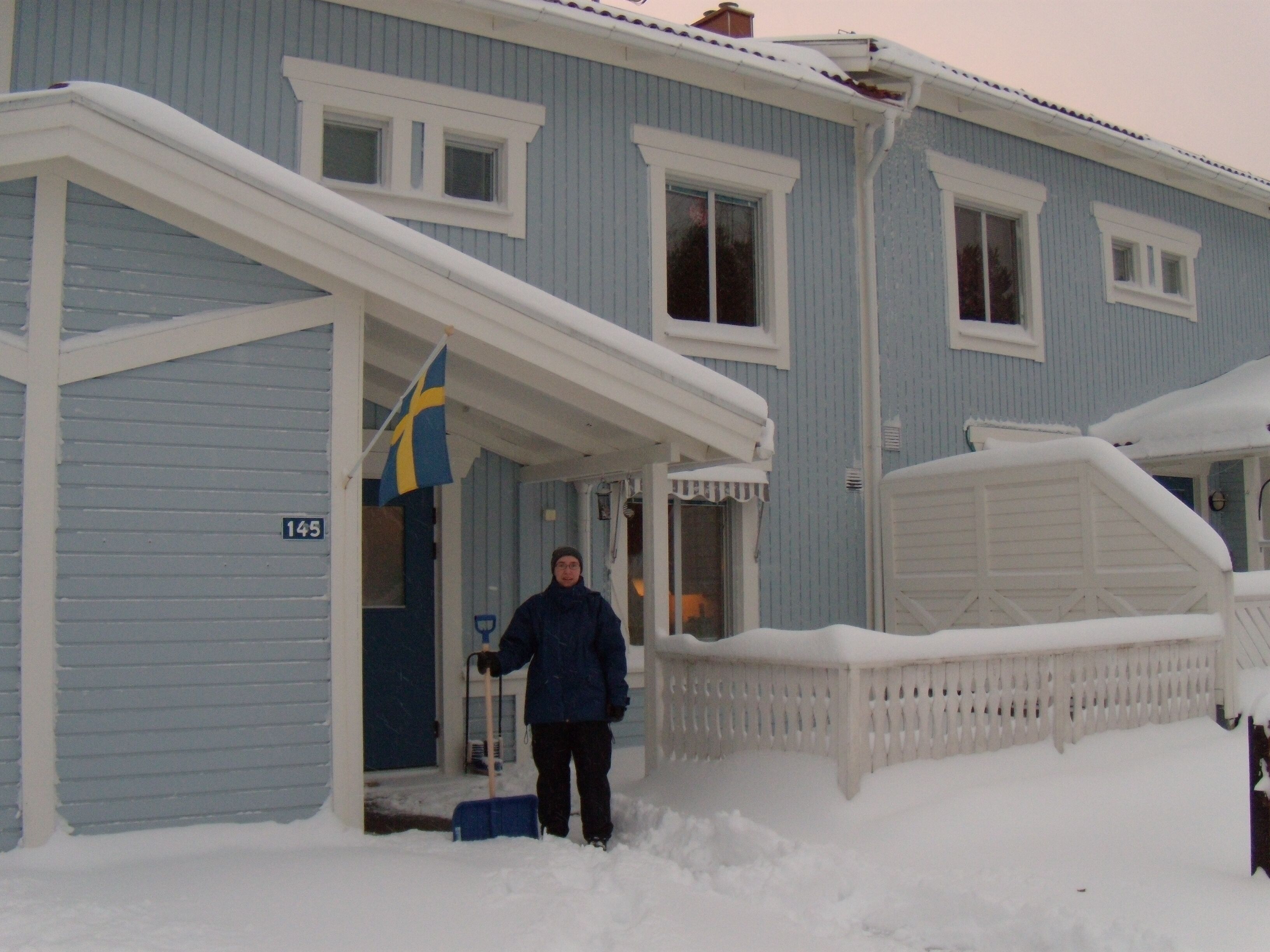 Cosy guest room with private guest bathroom
