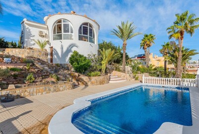 Traditional Spanish house with private swimming pool
