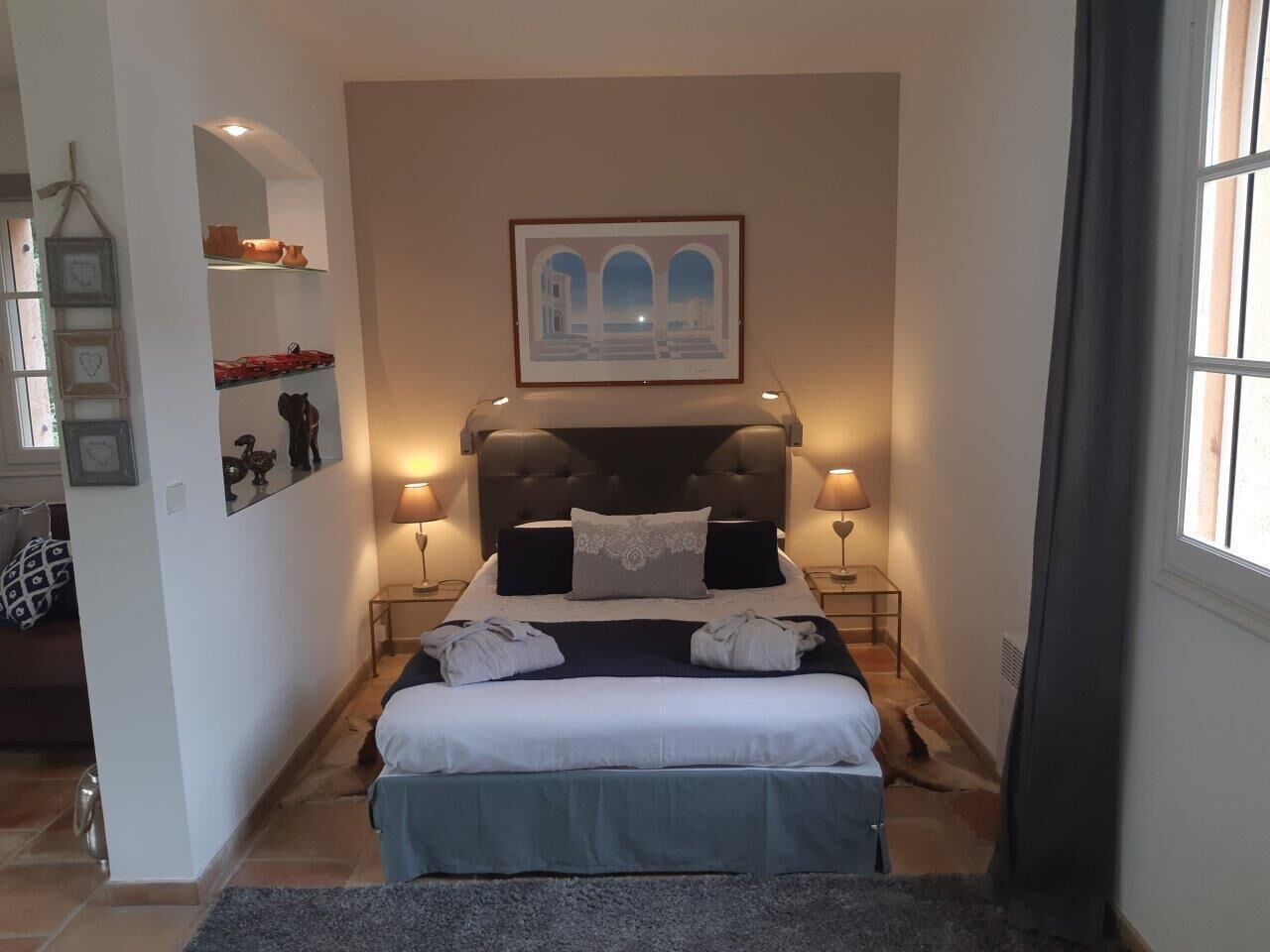 Independent 30m2 bedroom twinned with Provencal country house