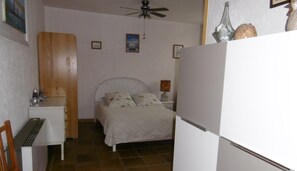 1 habitación y caja de seguridad en la habitación 