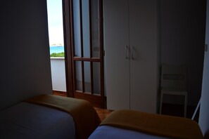 3 chambres, fer et planche à repasser, Wi-Fi gratuit, draps fournis