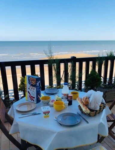 A Blonville , vue panoramique mer, direct plage, la Terrasse Entre Ciel et Mer .