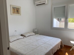 2 slaapkamers, een strijkplank/strijkijzer, wifi
