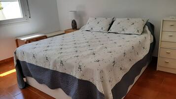 2 slaapkamers, een strijkplank/strijkijzer, wifi