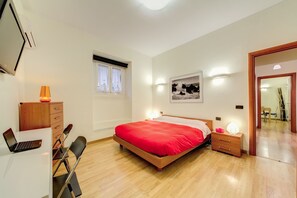 3 Schlafzimmer, Schreibtisch, Bügeleisen/Bügelbrett, kostenloses WLAN